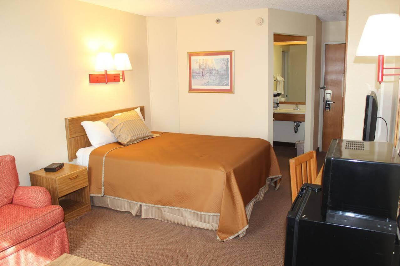 Travelodge By Wyndham Perry National Fairgrounds Area I-75 Buitenkant foto